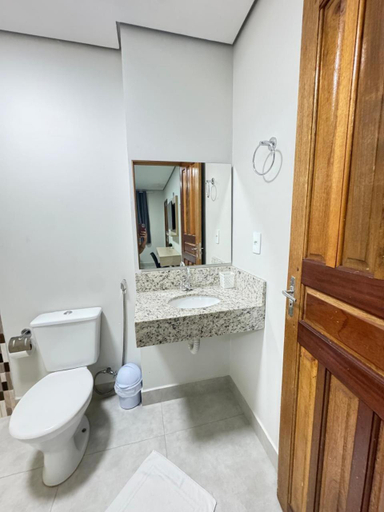 Bathroom 5, Hotel Colorado, Vilhena