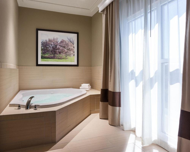 Bathroom 4, Tannery Suites, Clearfield