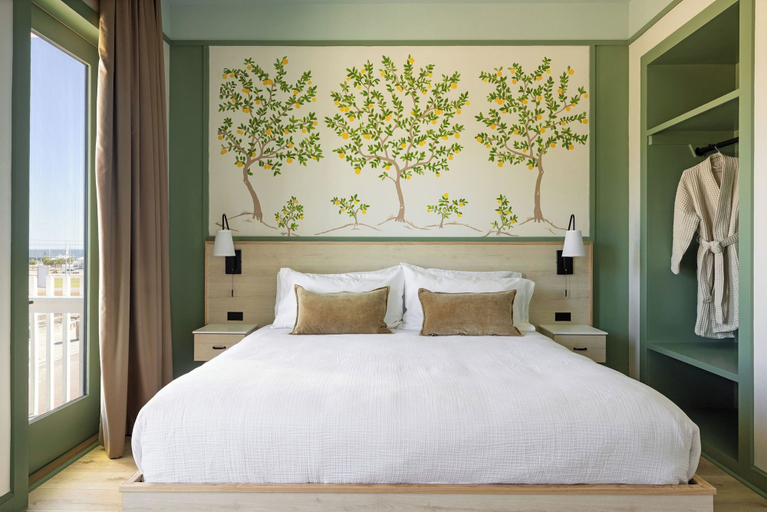 Room 1, Pass Bungalows, Harrison