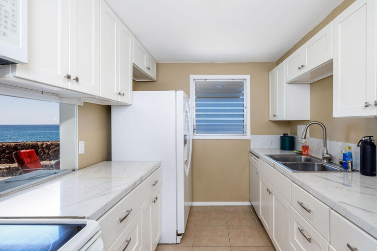 Private kitchen 3, Kksr#182 Direct Oceanfront Townhome, Oceanfront!, Hawaii