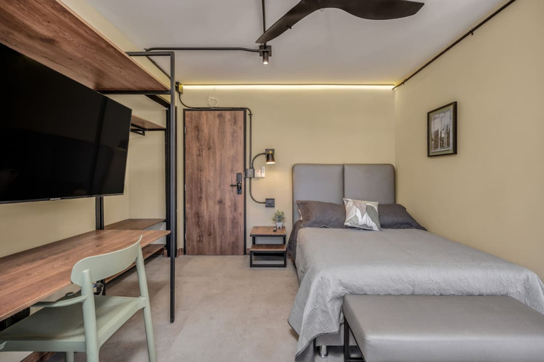 Room 3, Nutibara Express - 828, Medellín
