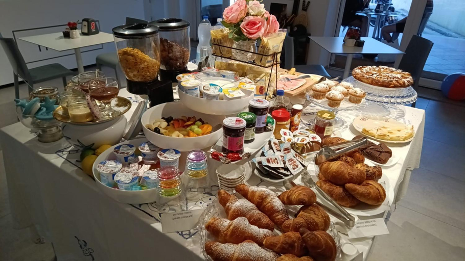 Food & Drinks 4, Rooms, affittacamere Maksim, Olbia-Tempio