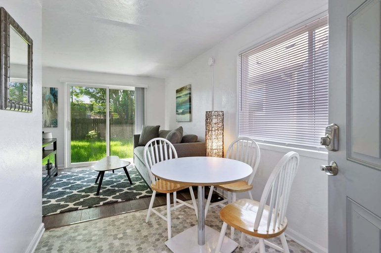 Interior, Snug Spot 68 - Close To Downtown & Autzen 1 Bedroom Studio, Lane
