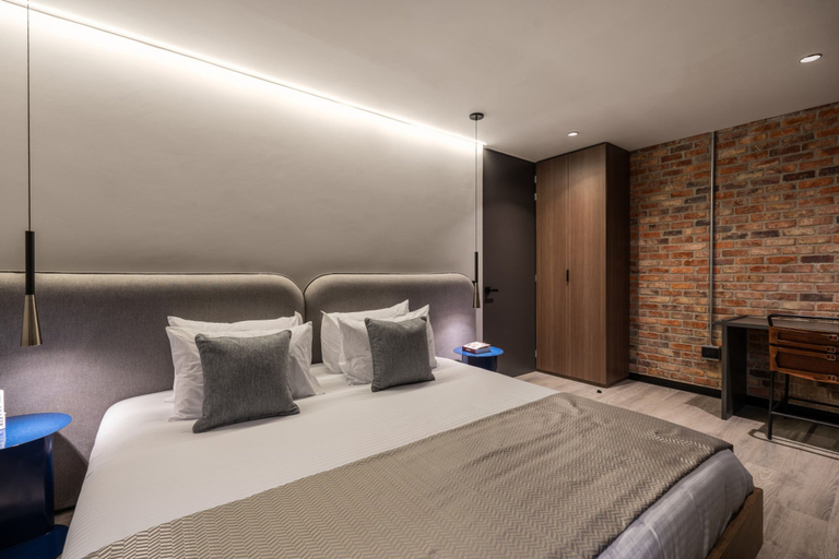 Room 2, Luxury 3BR Apt With Private Jacuzzi Pool Table, Medellín