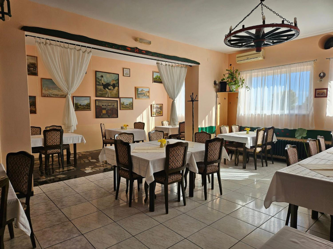 Restaurant, Guljas Carda Old, Subotica