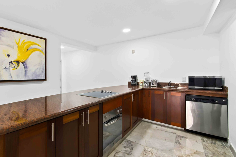 Private kitchen 5, Relaxing Hillside Retreat Near Town With Rooftop Pool & Spacious Interior, Puerto Vallarta