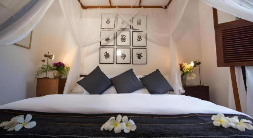 Bedroom 3, Mirissa Hills Luxury Villa Collection, Weligama