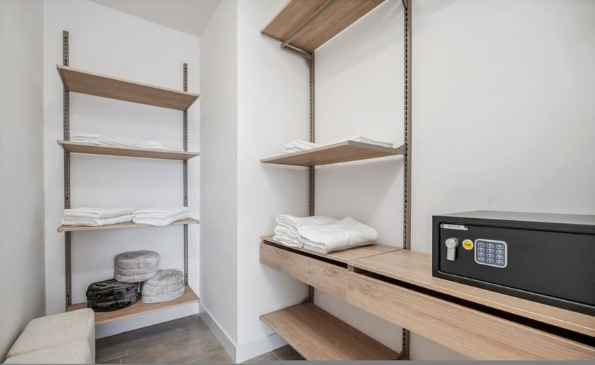 Room 5, Go Living Suites - 508, Medellín