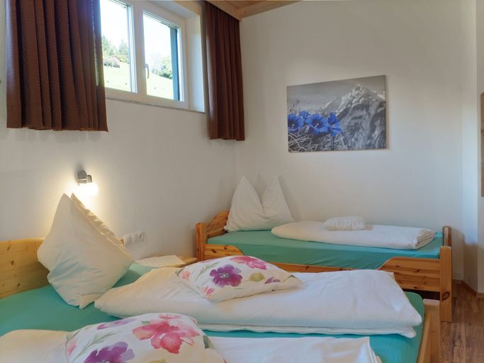 Bedroom 2, Apartment in Zillertal Near Ski Slopes, Schwaz