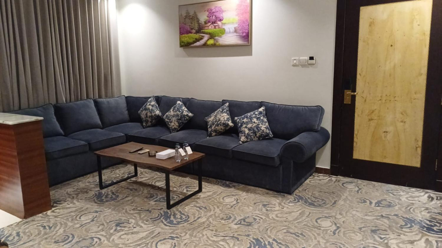 Others 2, هذا منزلي الحمرا بلس, Riyadh