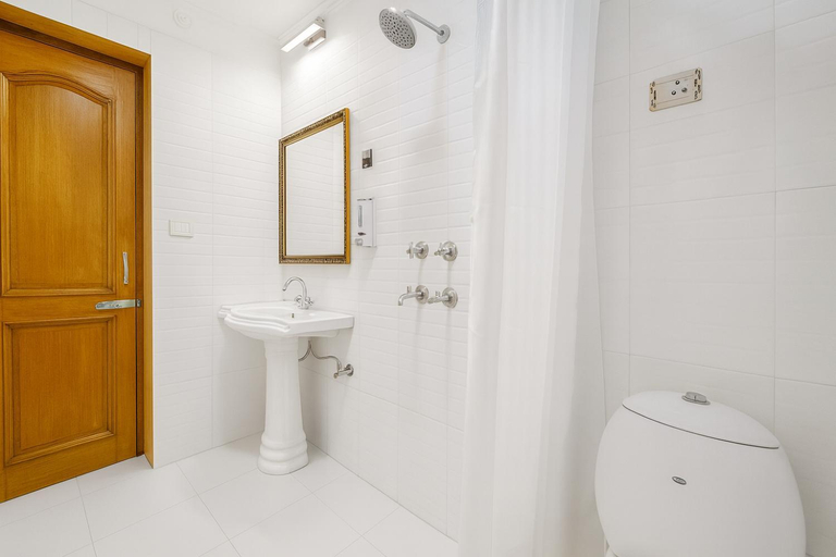 Bathroom 3, Hotel Ambience Hill Nainital - near Bhowali, Nainital