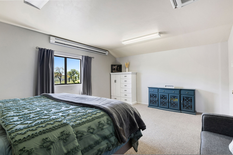 Room 4, Zebra Ranch 150 Guest Venue Lodging Mtn Vu Farm, Yavapai