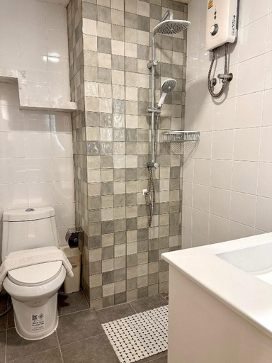 Bathroom 4, Dragon River Avenue Hotel, Muang Phitsanulok