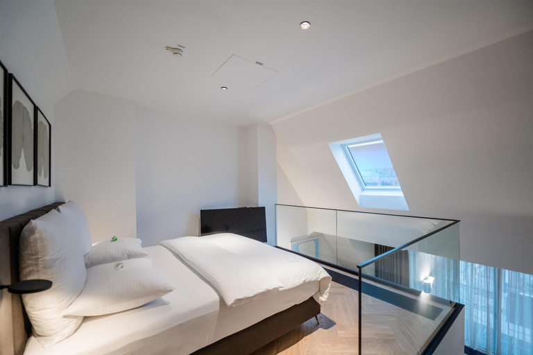 Bedroom 3, Hotel Maximilian's, Augsburg