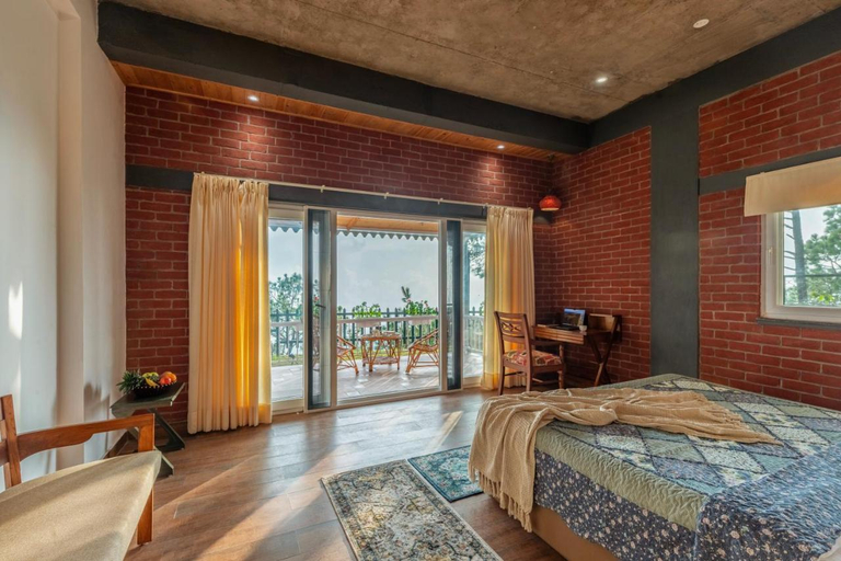 2, ELIVAAS Goldencrest 6 BHK Villa, Solan