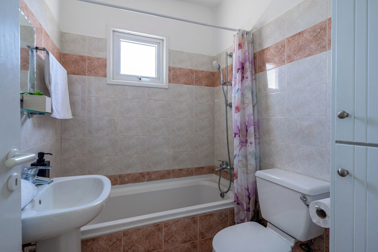Bathroom, Sunny 2-BR Apt. & Balcony in Mackenzie, Larnaca