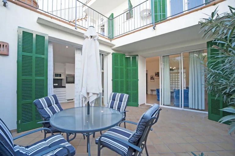 Others 2, Casa Can Alou, Baleares