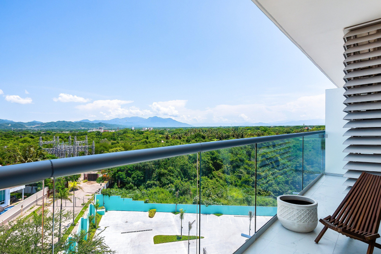 View from room 5, Ocean-view Condo With Balcony, Central AC, Pool, Gym, Cinema, & bar, Compostela