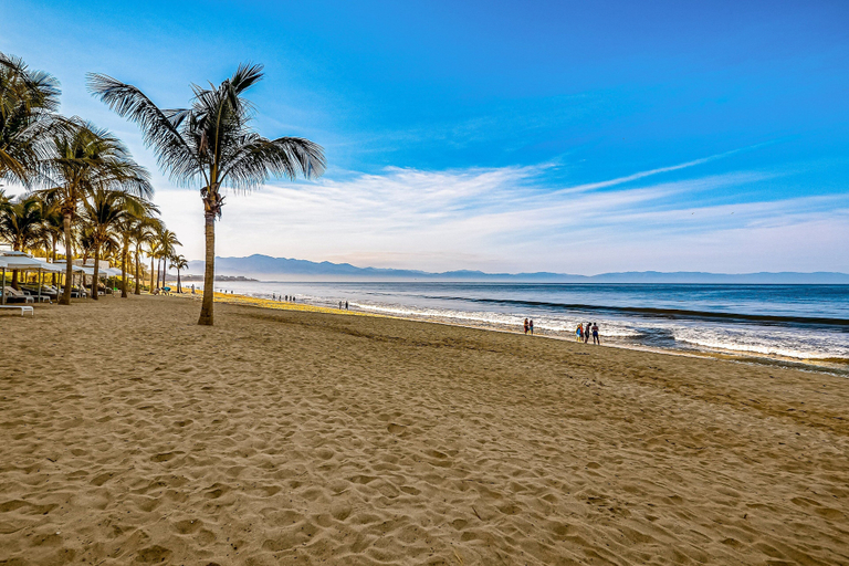 Beach 5, Luxury Ocean-view Condo With Resort Pool, Private Balcony, and Washer/dryer, Compostela