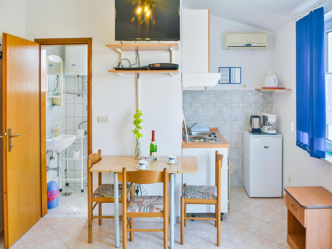 5, Apartment in Croatia near the Adriatic Coast, Senj