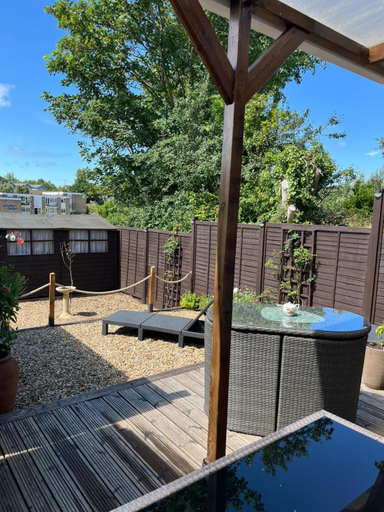 Sport & Beauty, Little Bassett Bed & Breakfast, Isle of Wight