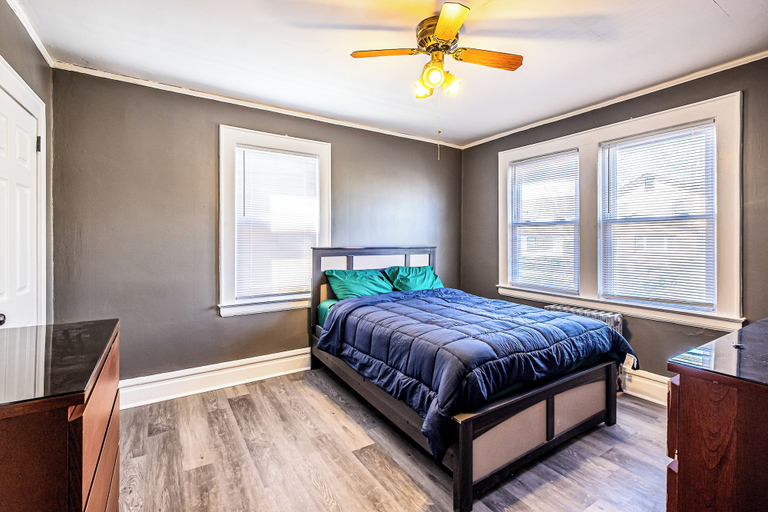 Room 5, Orange Queen LLC, Essex