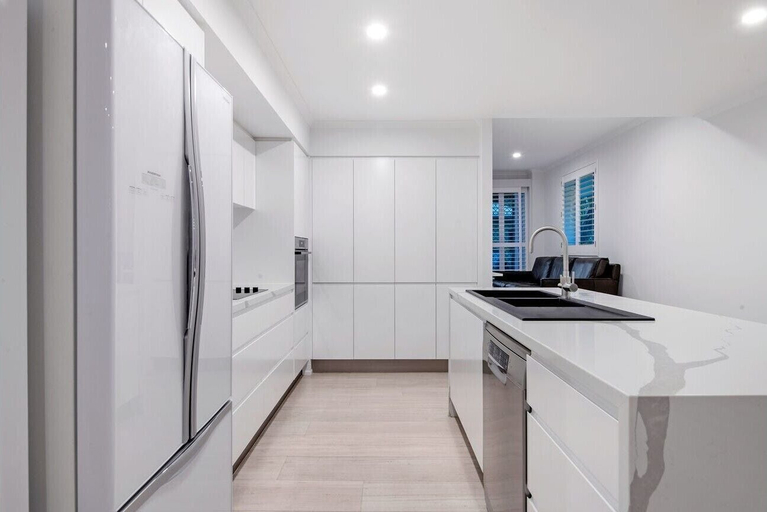 Private kitchen 2, Coastal Luxe - Diamond Beach 168, Gold Coast