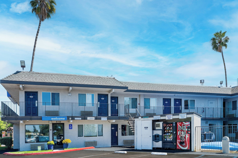 Exterior & Views 1, Motel 6 Pleasanton, CA, Alameda