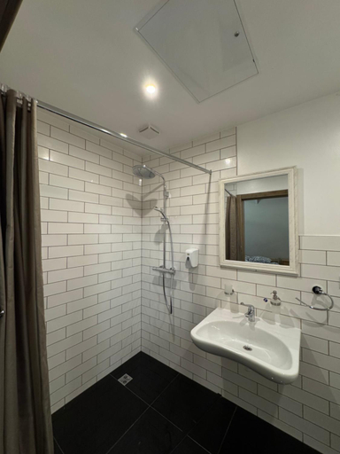 Bathroom 2, Marbella, Ventspils