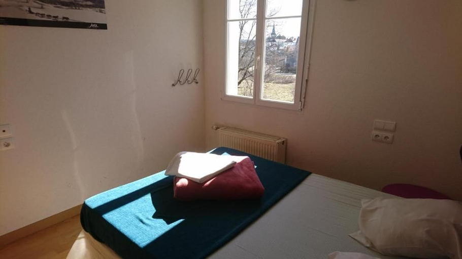 Bedroom 3, APF France handicap - Ferme Léonie, Jura