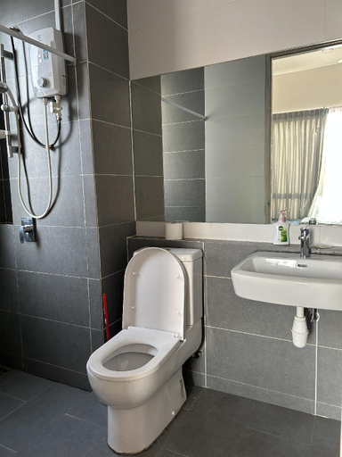Bathroom 3, BS Homestay4 - 2R2B Apartment with Balcony, Miri