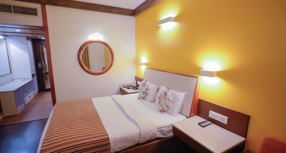 Bedroom 4, Hotel Vrishali Executive Kolhapur, Kolhapur