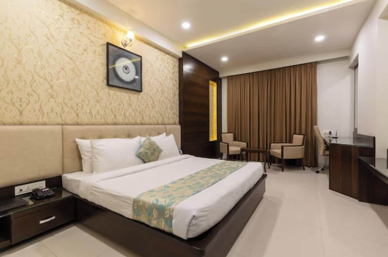 Room 2, The Amberly Gardens, Indore
