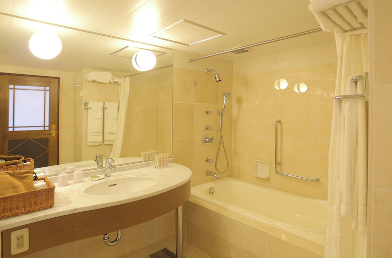 Bathroom 5, Kurashiki Kokusai Hotel, Kurashiki