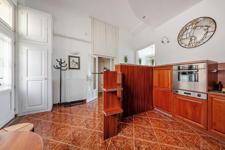 Private kitchen, Budapest Classic Charm | 2Br + Cornertub + Smarttv, Budapesti