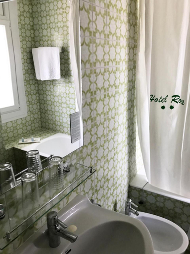 Bathroom 4, Roca, Castellón
