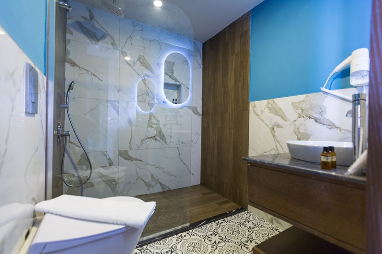 Bathroom 4, Risus Beach Resort Hotel Kusadasi, Kuşadası