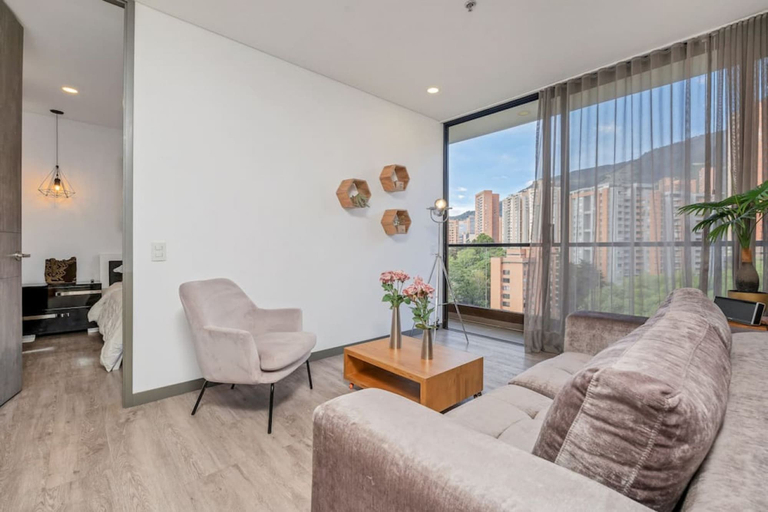 Room 2, Class Suites - 1204 in Medell n, Medellín