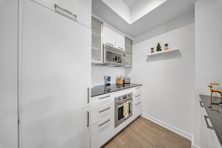 Private kitchen 3, Sutton Stays, Toronto