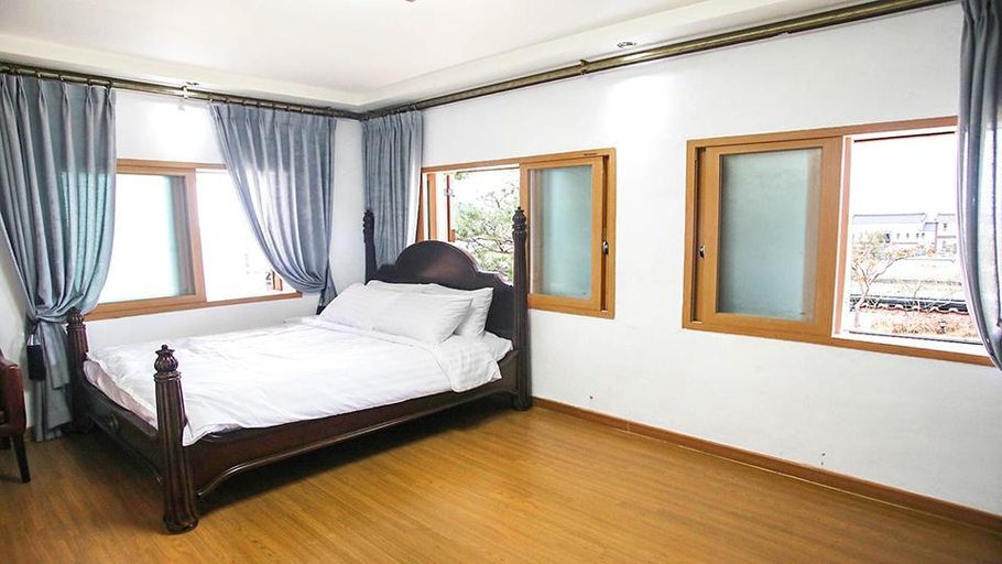Bedroom, Gyeongju Gatgeoranggil Hanok Stay, Gyeongju
