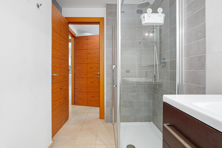 Bathroom 2, Villa Marconi Apartment 5, Olbia-Tempio