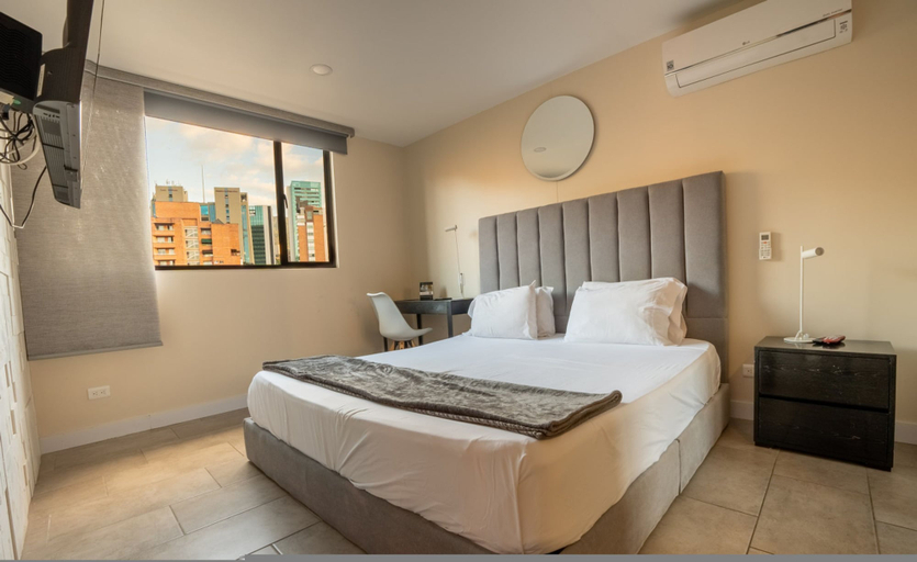 Room 2, Go Living Suites - 807, Medellín