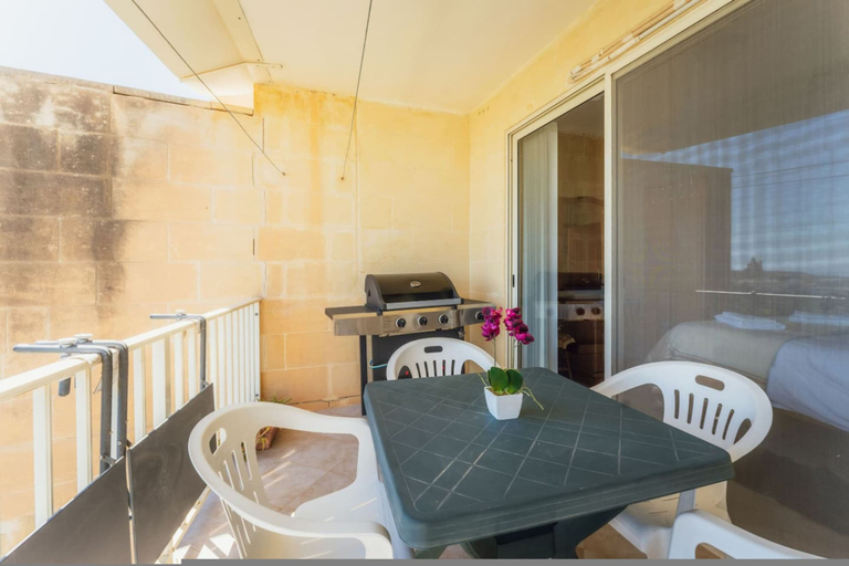 Room 3, Romantic Gozo Escape Private Pool Terrace BBQ