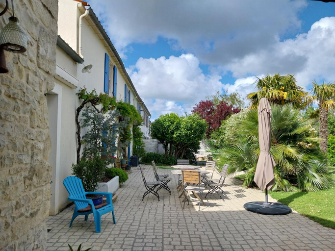 Others 3, "LA ROCHELLE LODGE" Chambres d'Hotes, Charente-Maritime