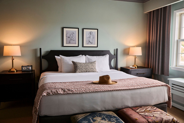 Bedroom 4, The Harbor Front Inn, Suffolk