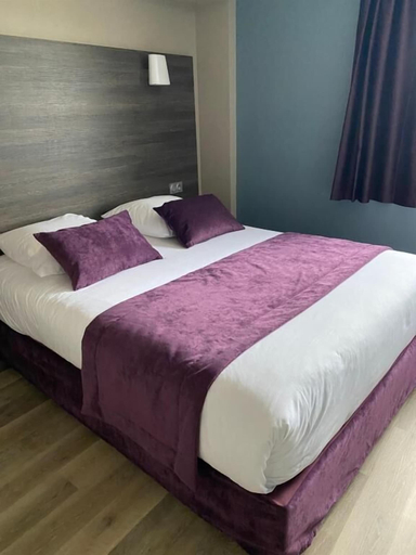 Bedroom 3, Hotel Restaurant Vesontio, Doubs