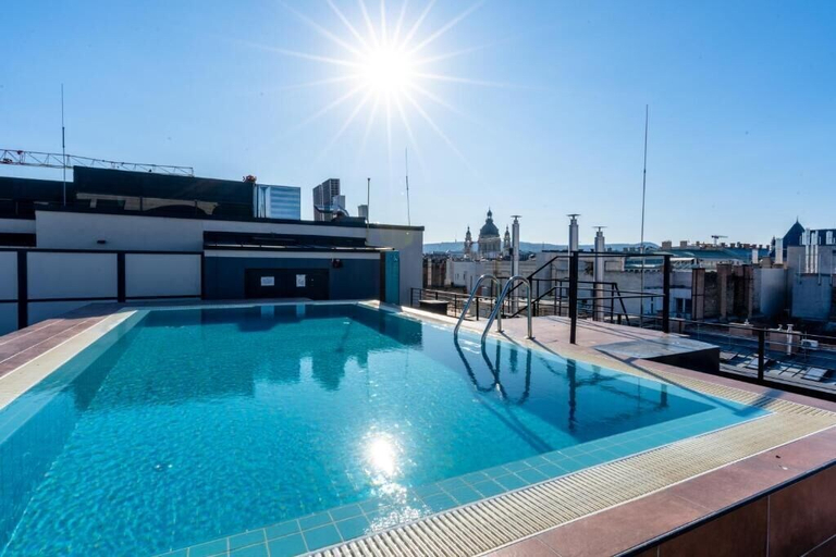 Sport & Beauty, SWU Magazine Rooms, Budapesti