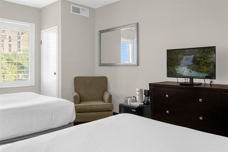 Interior 5, Chic Studio Near Disney & Universal Studios, Orange
