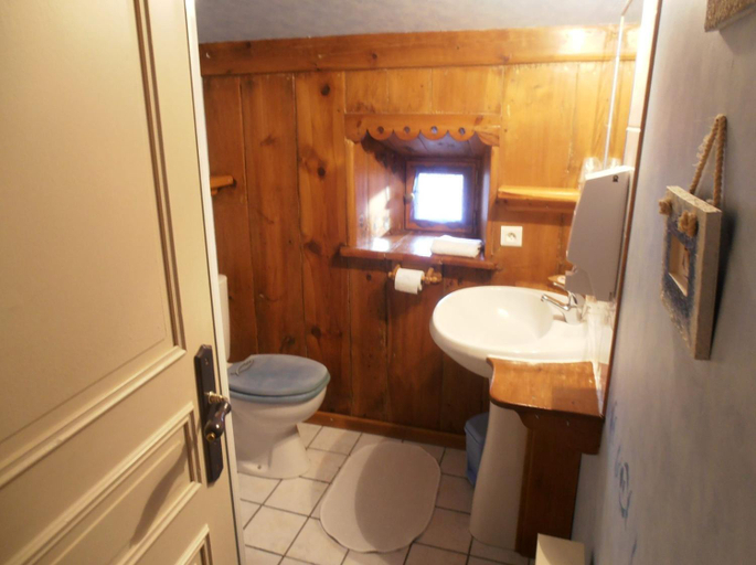Bathroom 3, La Gourmantine, Haute-Loire