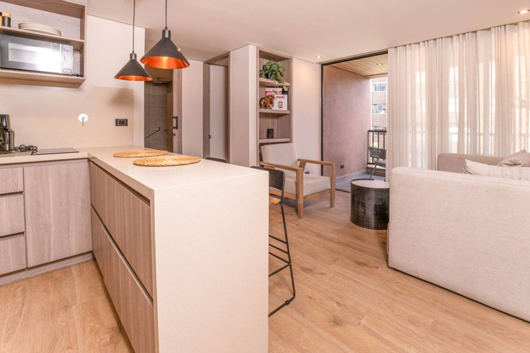 Room 5, Jatisa 403 in Medell n, Medellín